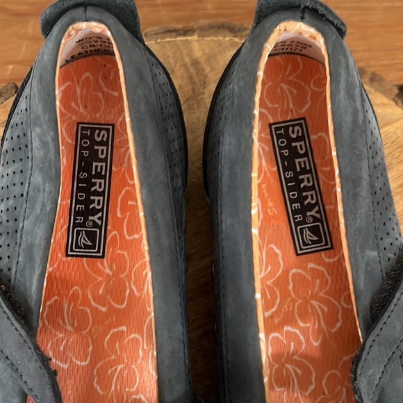 Sperry Women’s Top Sider Mary Jane Shoes with Velcro Straps **LIKE NEW** - Picture 6 of 11